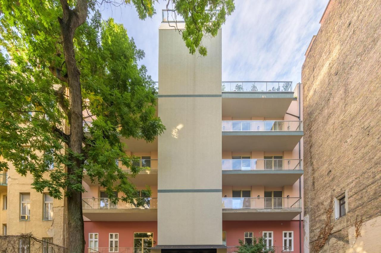 Best Seasons La Famiglia Budapest Exterior foto